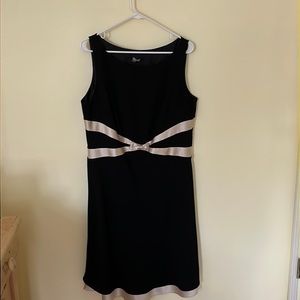 Gorgeous full lined black and crème dress
